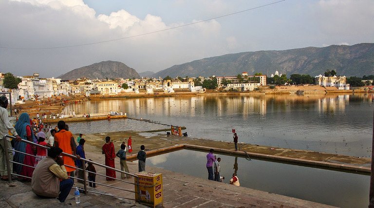 Pushkar+Lake,+Pushkar.jpg