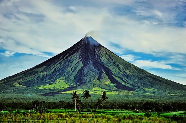 mount mayon.jpg