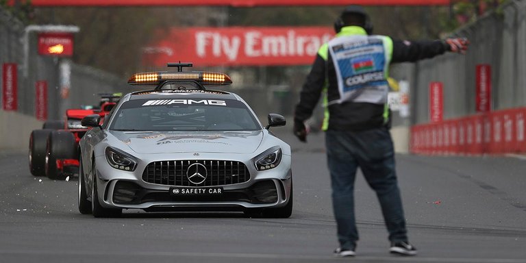 safety_car_baku_2018_1.jpg