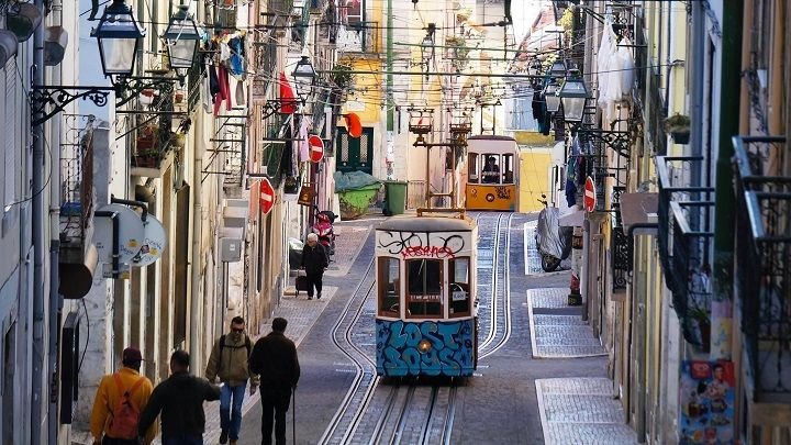 elevador-bica-funicular-lisboa.jpg