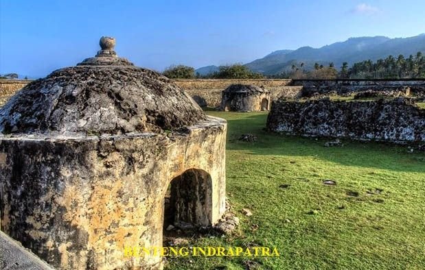 Peniggalan Kerajaan Aceh - Benteng Indrapatra.jpg