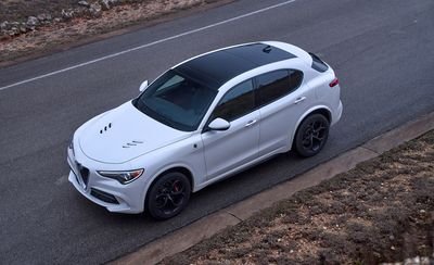 2018-Alfa-Romeo-Stelvio-Quadrifoglio-149.jpg