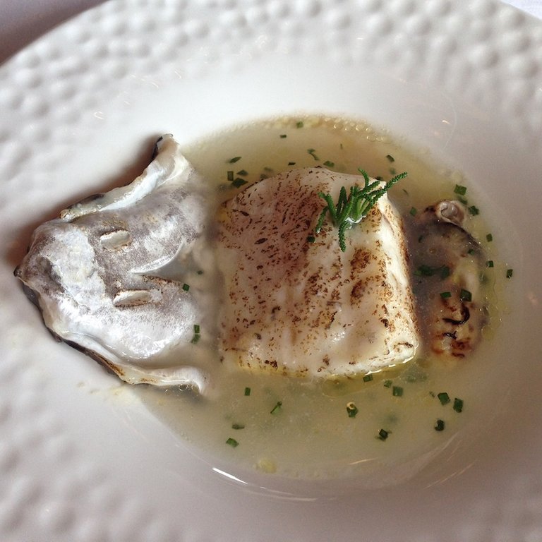 4-hake-and-its-kokotxa-with-oyster-leaf.jpg