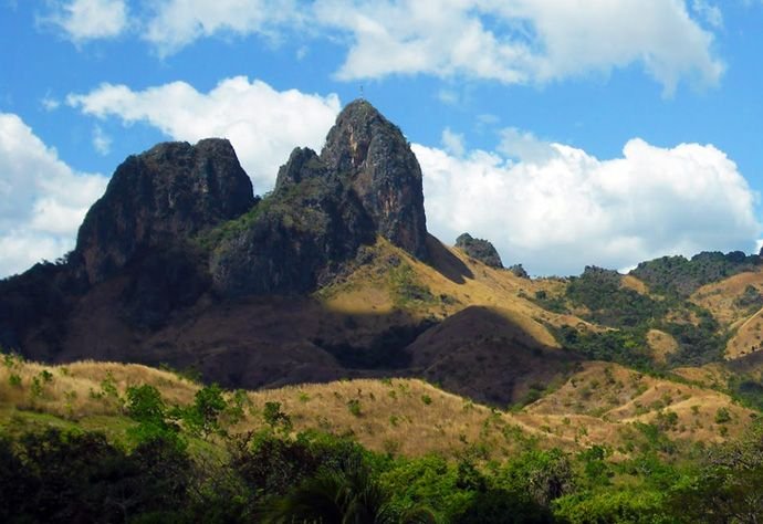 morros_de_san_juan_monumento_natural_aristides_rojas.jpg