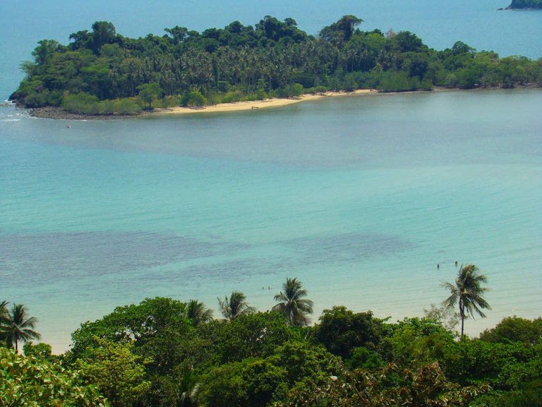 small-islands-near-koh-chang.jpg