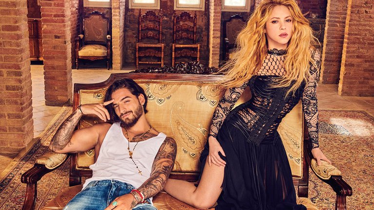 05-maluma-and-shakira-bb11-2018-68sz-billboard-1548.jpg