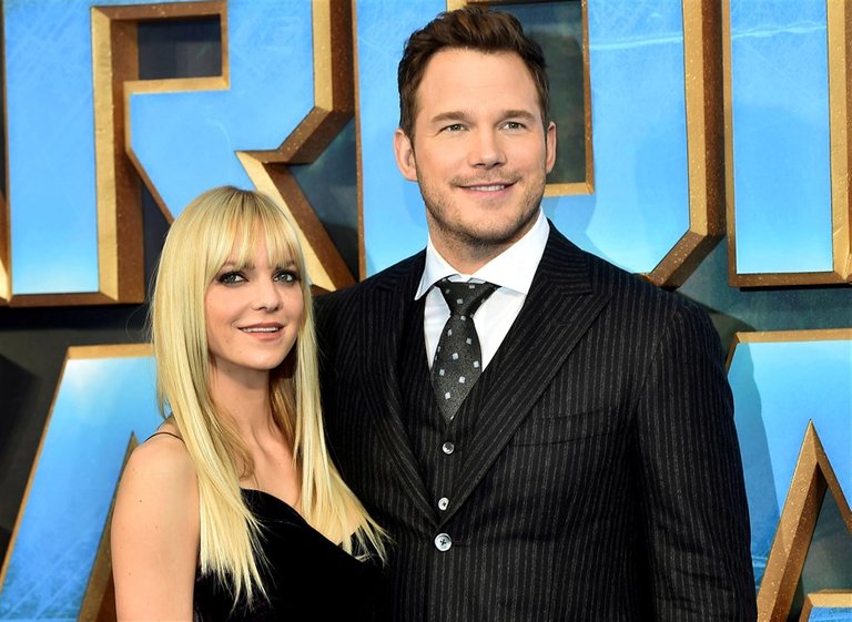 chris_pratt_and_anna_faris2_6192eedef56c641c9ec29797ac3913ec.fit-880w.jpg