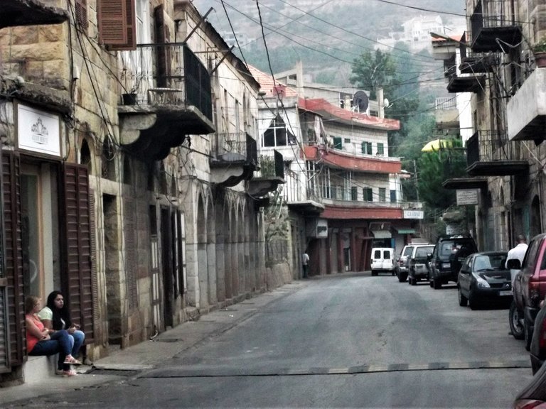 tannourine street scene.jpg