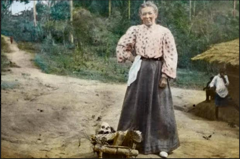 Mary-Slessor-at-a-Nigerian-village.png