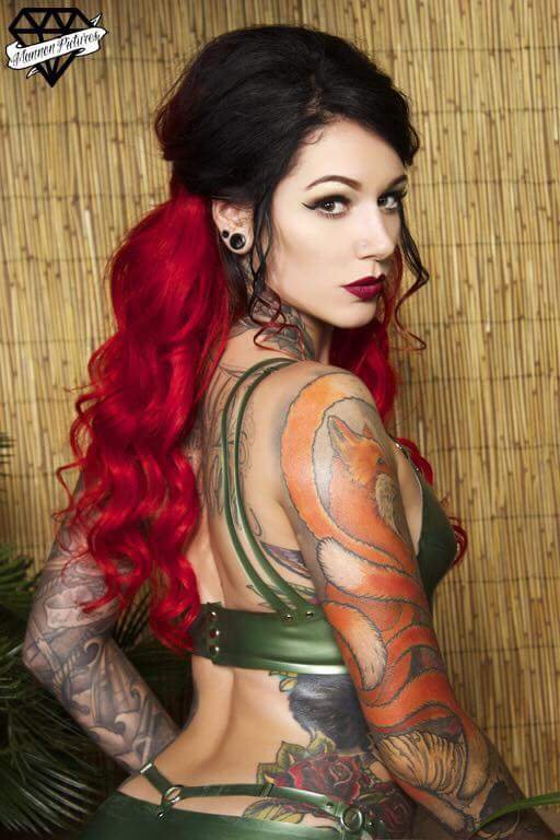 142076149656 - 01 - Beautiful Tattooed Woman.jpg