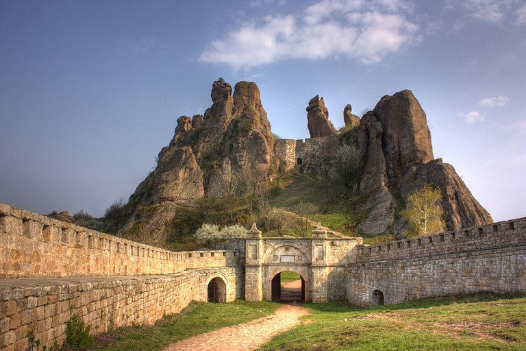 1024px-Belogradchik_fortress_2009.jpg