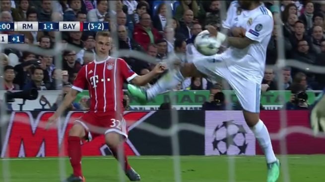 real-madrid-bayern-marcelo-mano-655x368.jpg