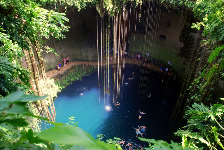 Ik-Kil-Cenote.jpg