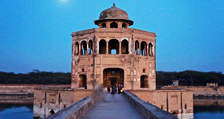 hiran-minar-sheikhupura-3.jpg