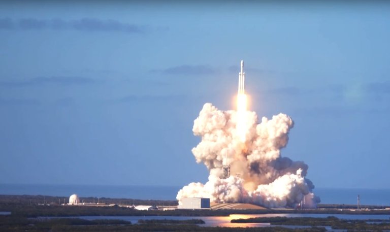 falconheavy2.JPG