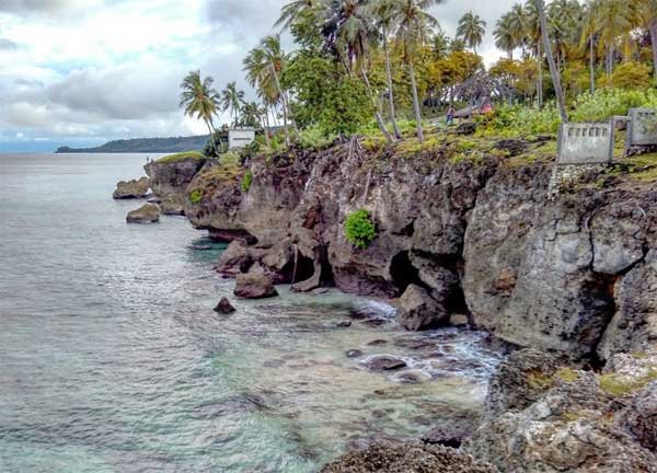 Pantai-Ujung-Kareung.jpg