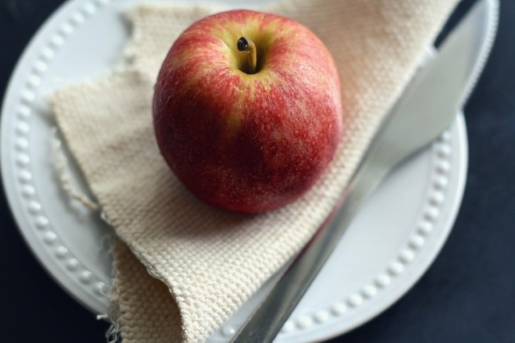 Organic-Red-Autumn-Eating-Apple-Fruit-Healthy-1444796.jpg