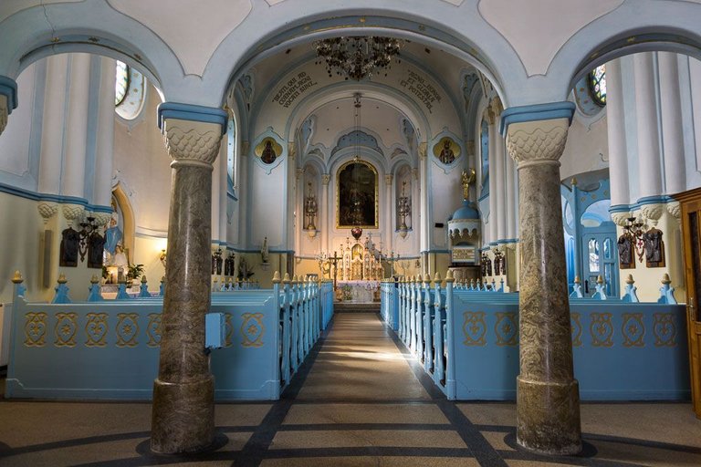 Bratislava-The-Two-Drifters-St-Elizabeth-Blue-Church-Inside.jpg