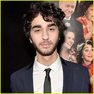 alex-wolff-cast-as-spencer-in-jumanji-2017.jpg