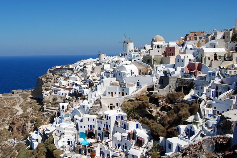 1200px-Santorini_07_02_09_0808.jpg