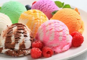 sawadee_three_scoops-of-ice-cream-with-berries-300x209.jpg