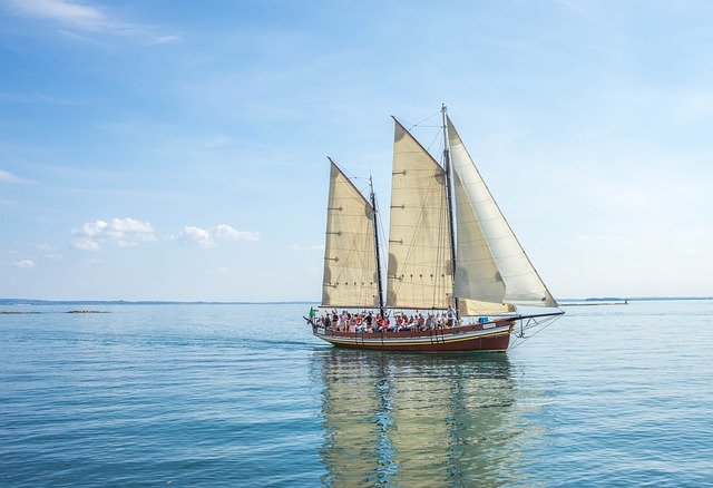 Sea-Vessel-Lake-Garda-Italy-Boat-Ship-952292.jpg