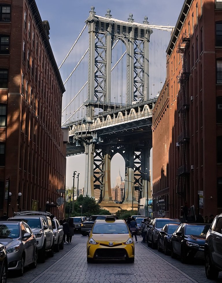 PA270300-yellow-cab-dumbo-brooklyn.jpg