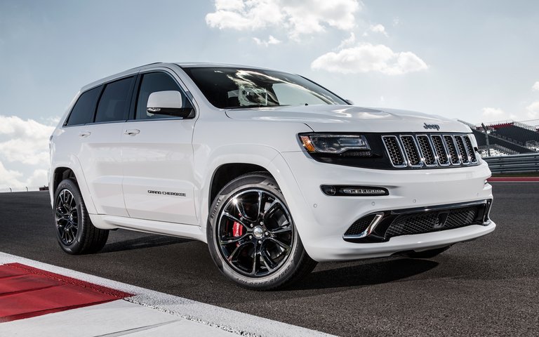 2014-Jeep-Grand-Cherokee-SRT-front-three-quarters-01.jpg