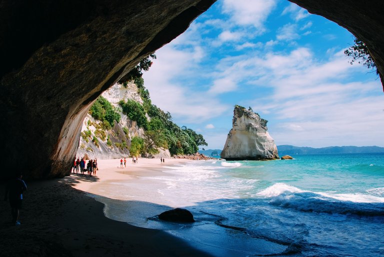 Cathedral_Cove_Coromandel.jpg