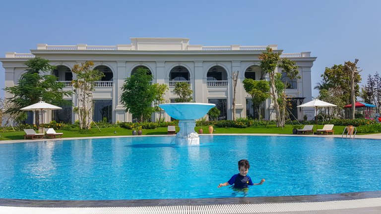 Vinpearl Phu Quoc kid's pool.jpg