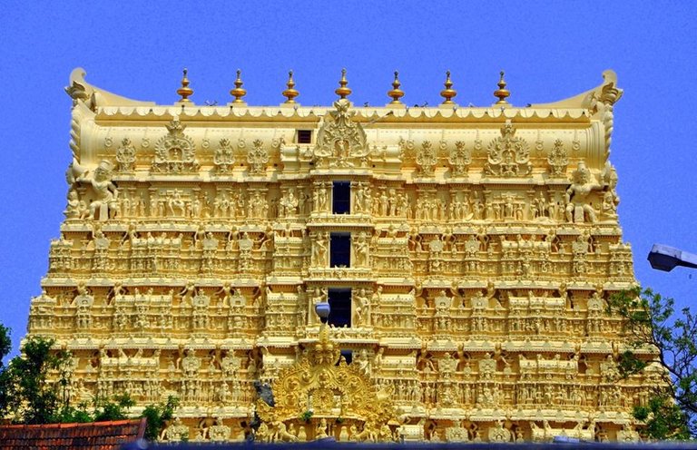 Sree_Padmanabhaswamy_Temple.jpg