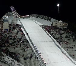 250px-New_Holmenkollen_ski_jump.jpg