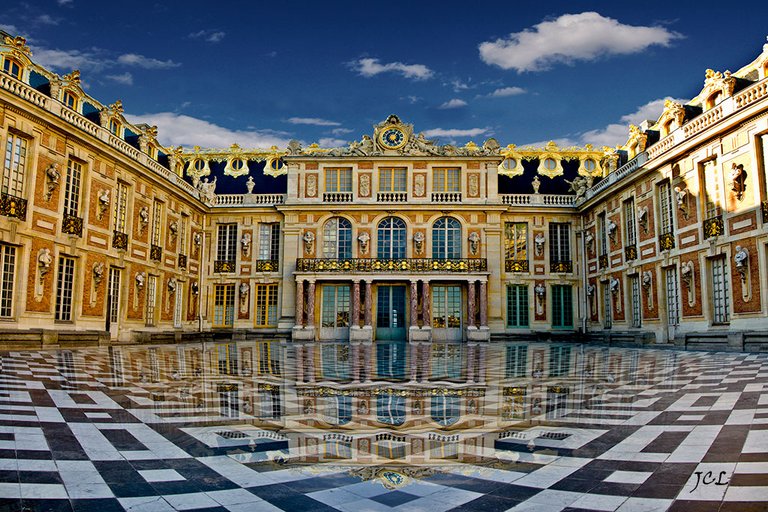 chateau-versailles-cour-marbre-royale-jcl-belle-photo.jpg