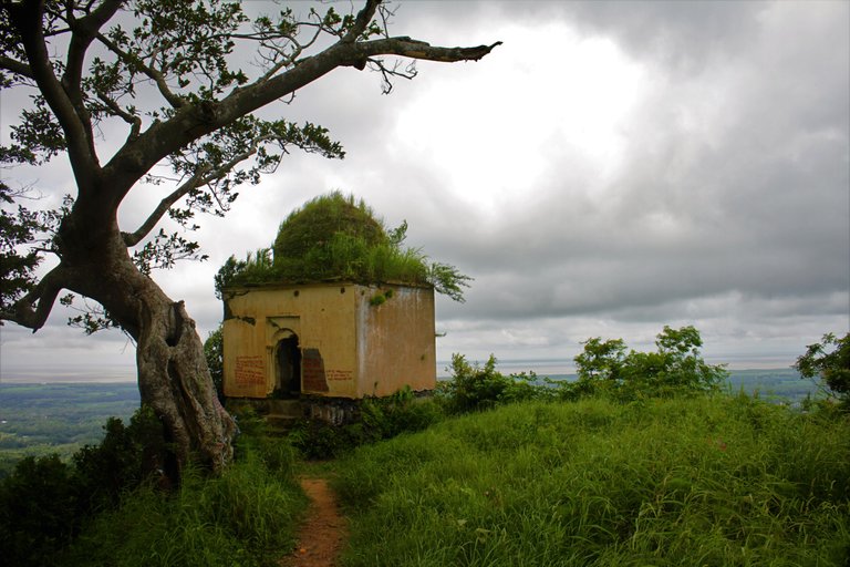 Sitakundo Mondir, Chittagong, Banggladesh_Edited.jpg