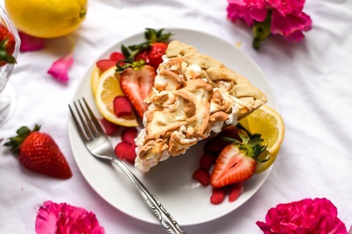 Smooth & Creamy Strawberry Rhubarb Meringue Pie-1-3.jpg