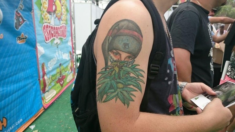 marihuana-tatuaje.jpg