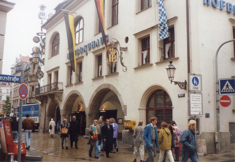 1991 - Germany - Hofbrauhaus - 003.jpg