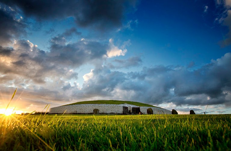 newgrange.jpg