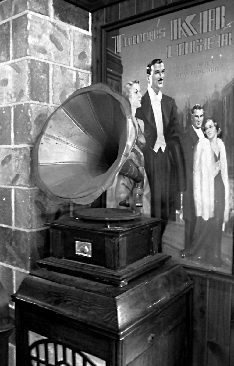 BnW gramaphone edit.jpg