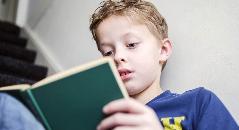 child_reading_jw.jpg