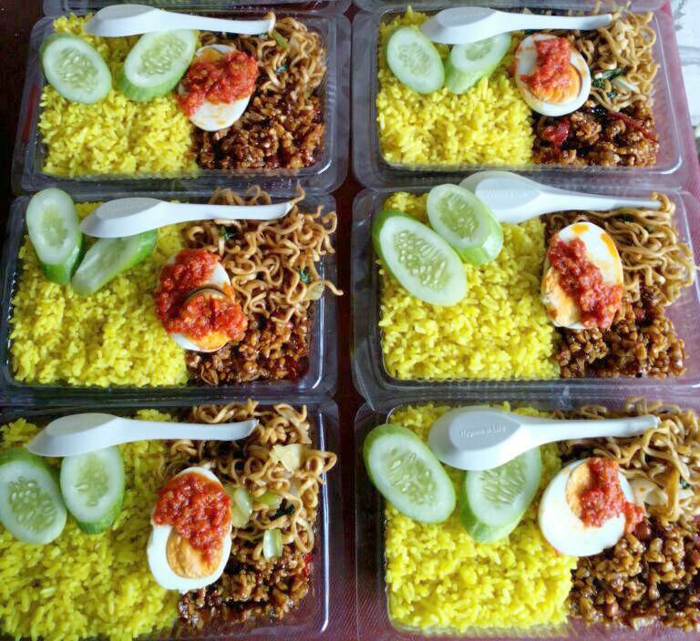 nasi kuning kotak.jpg