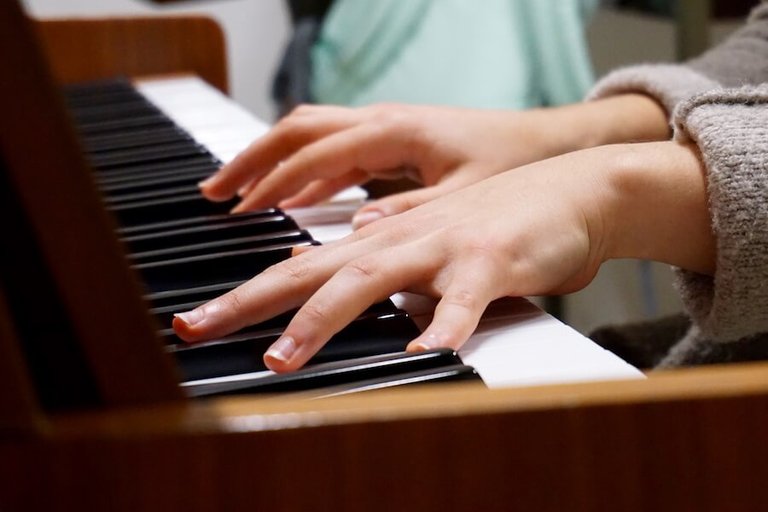 music-piano-hands.jpeg