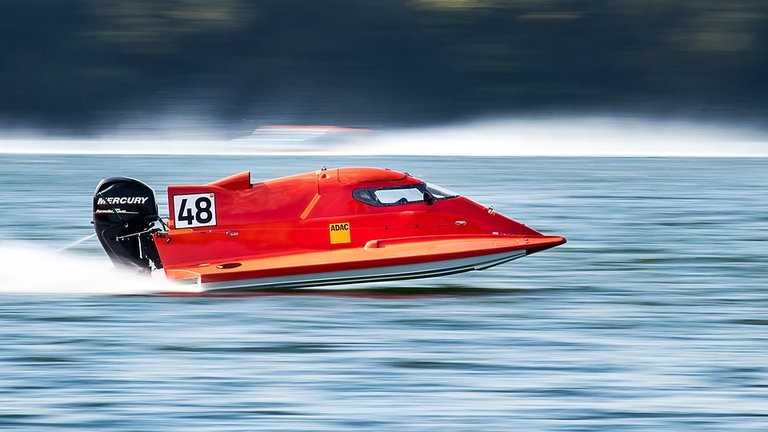 powerboat-2784250_960_720.jpg