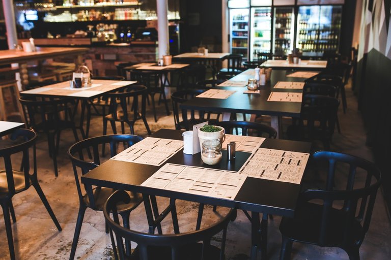 menu-restaurant-vintage-table.jpg