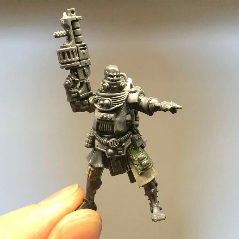 necromunda conversion scratchbuilt combi weapon.jpg