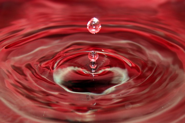 water-droplet-1338817_1920.jpg