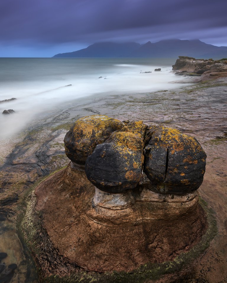 Rocky-Beach-in-the-Evening-Isle-of-Eigg-Scotland-United-Kingdom5.jpg