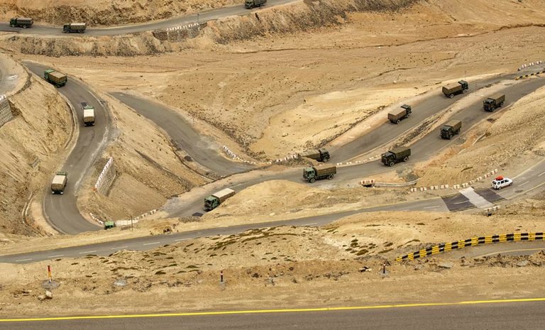 never-turn-back-on-the-road-to-leh-manali-road.jpg