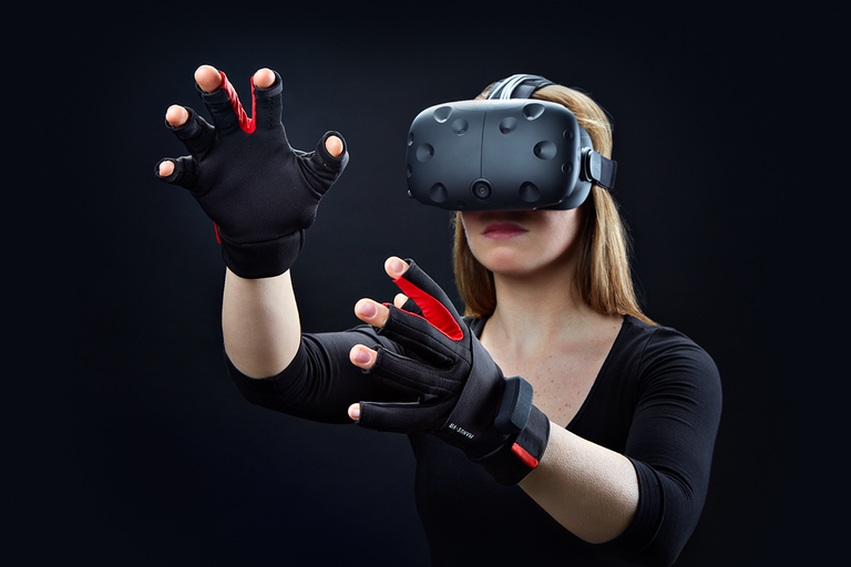 ManusVR_Glove_2016.png