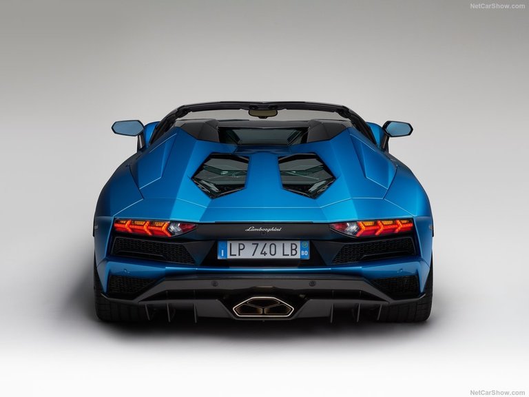 Lamborghini-Aventador_S_Roadster-2018-1024-06.jpg